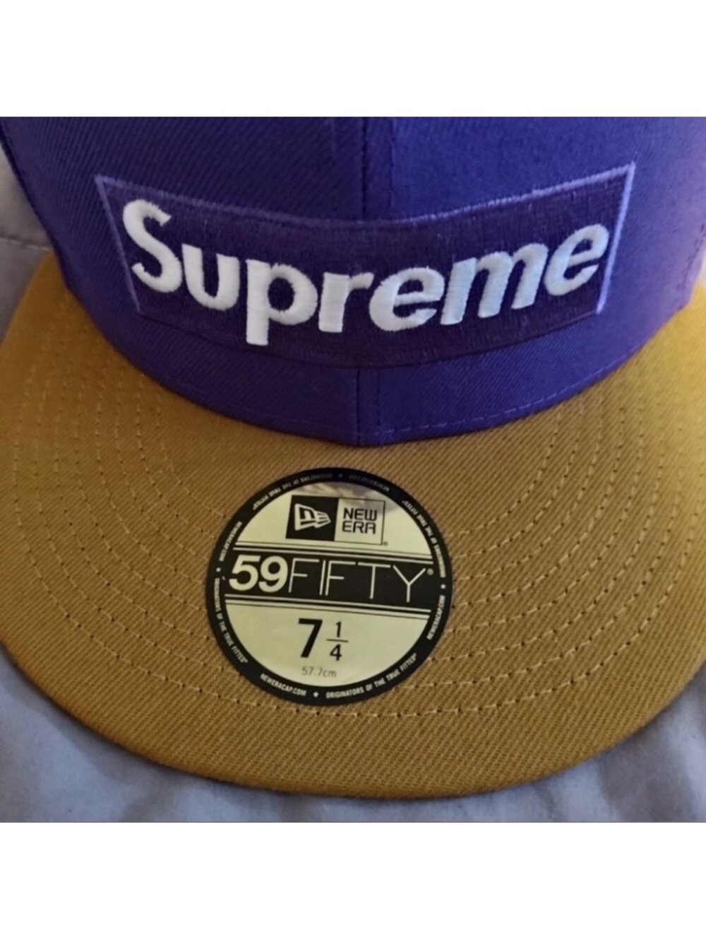 Supreme Hat Purple + Gold New Era Two-Tone Box Logo Fitted Cap SS22 NWT 7 1/4 - Picture 3 of 14